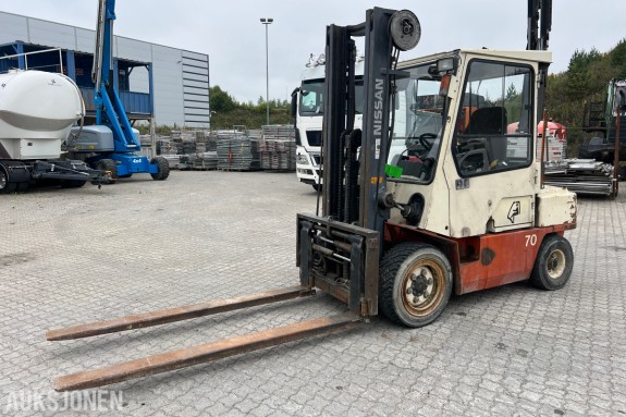 1994 Nissan FGU02A30U gaffeltruck - 3.000 kg - 3,7 m