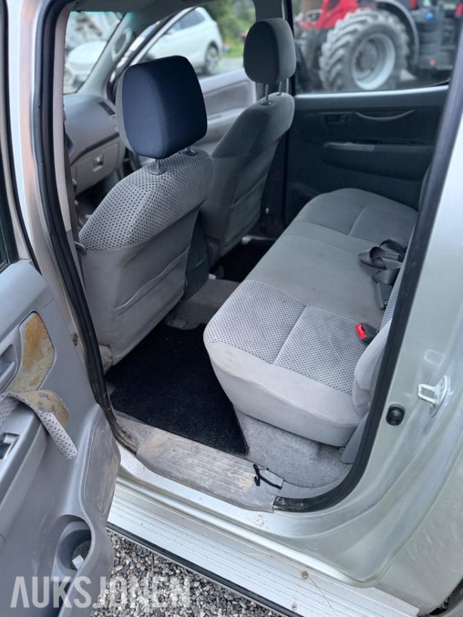 2006 Toyota HiLux 2.5 Diesel 4WD, 196000km, Hengerfeste, Reparasjonsobjekt