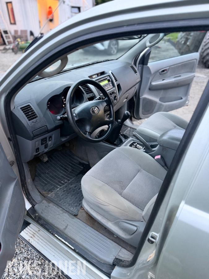 2006 Toyota HiLux 2.5 Diesel 4WD, 196000km, Hengerfeste, Reparasjonsobjekt