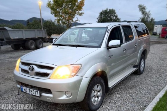 2006 Toyota HiLux 2.5 Diesel 4WD, 196000km, Hengerfeste, Reparasjonsobjekt