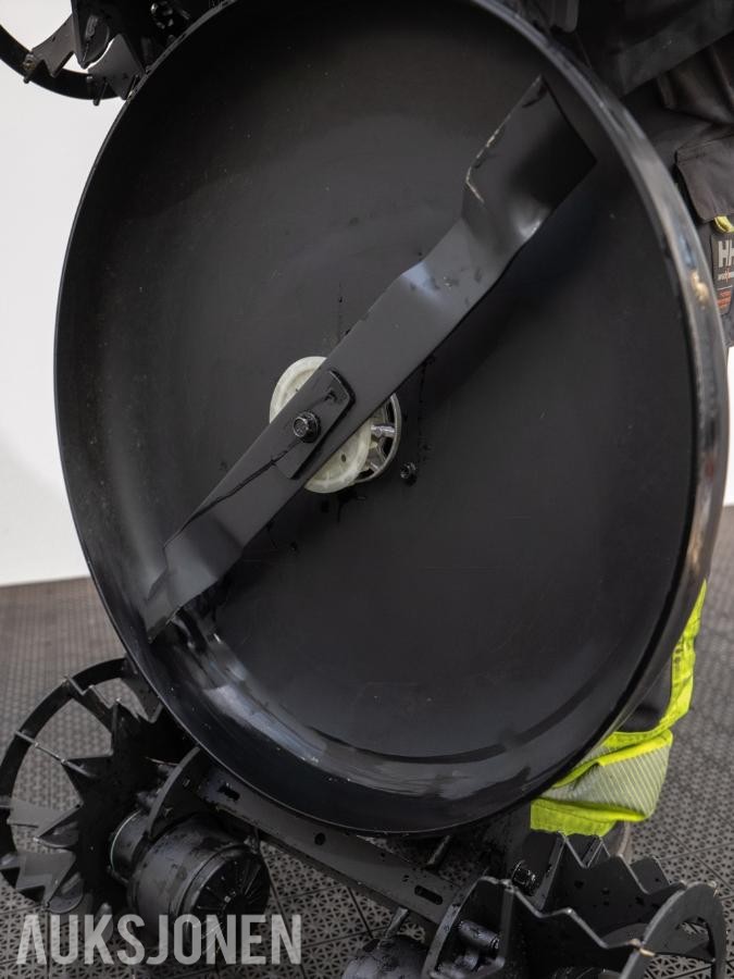 Dyrskun 2026 Grator fjernstyrt krattknuser 70°