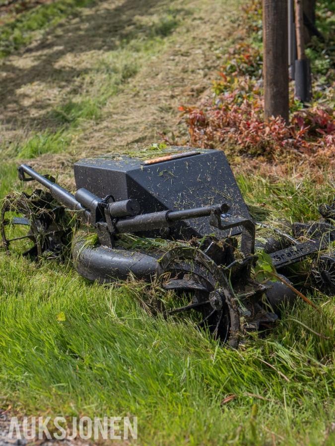 Dyrskun 2026 Grator fjernstyrt krattknuser 70°