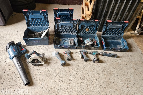 Bosch og Makita elektroverktøy 18V - vinkelsliper - sirkelsag - stikksag - multikutter - boreskrutrekker - løvblåser