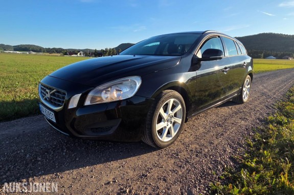 2013 Volvo V60 D2 115hk automat hengerfeste s+v dekk servicer fulgt eu ok 09.2027
