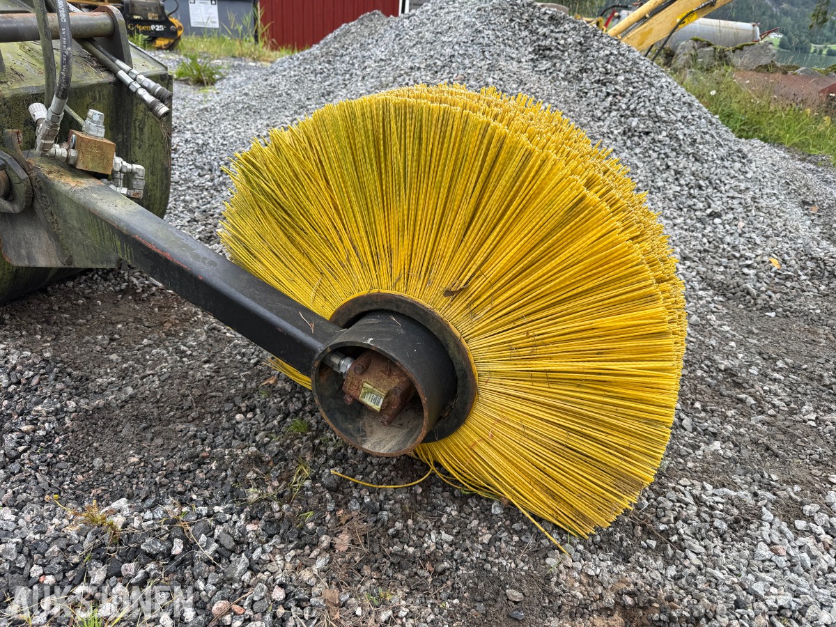 Grøfteskuffe med hydraulisk kost - S50
