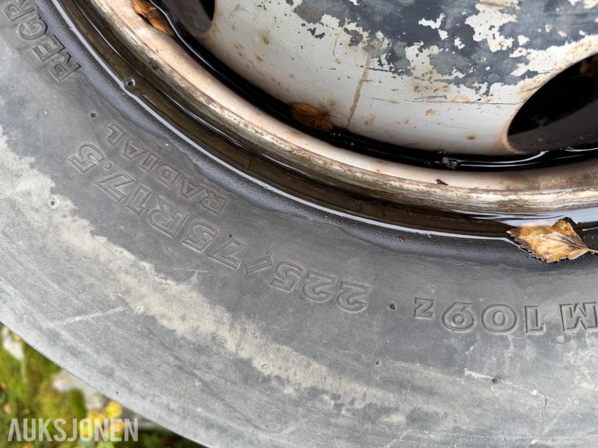 Vinterdekk liten lastebil 235/75R17,5