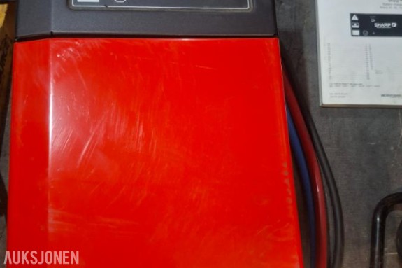 Sharp Truck lader - 48v 130a 400v