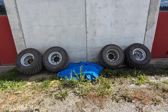 4 stk. BKT FL693M 500/50 R17 dekk på felg