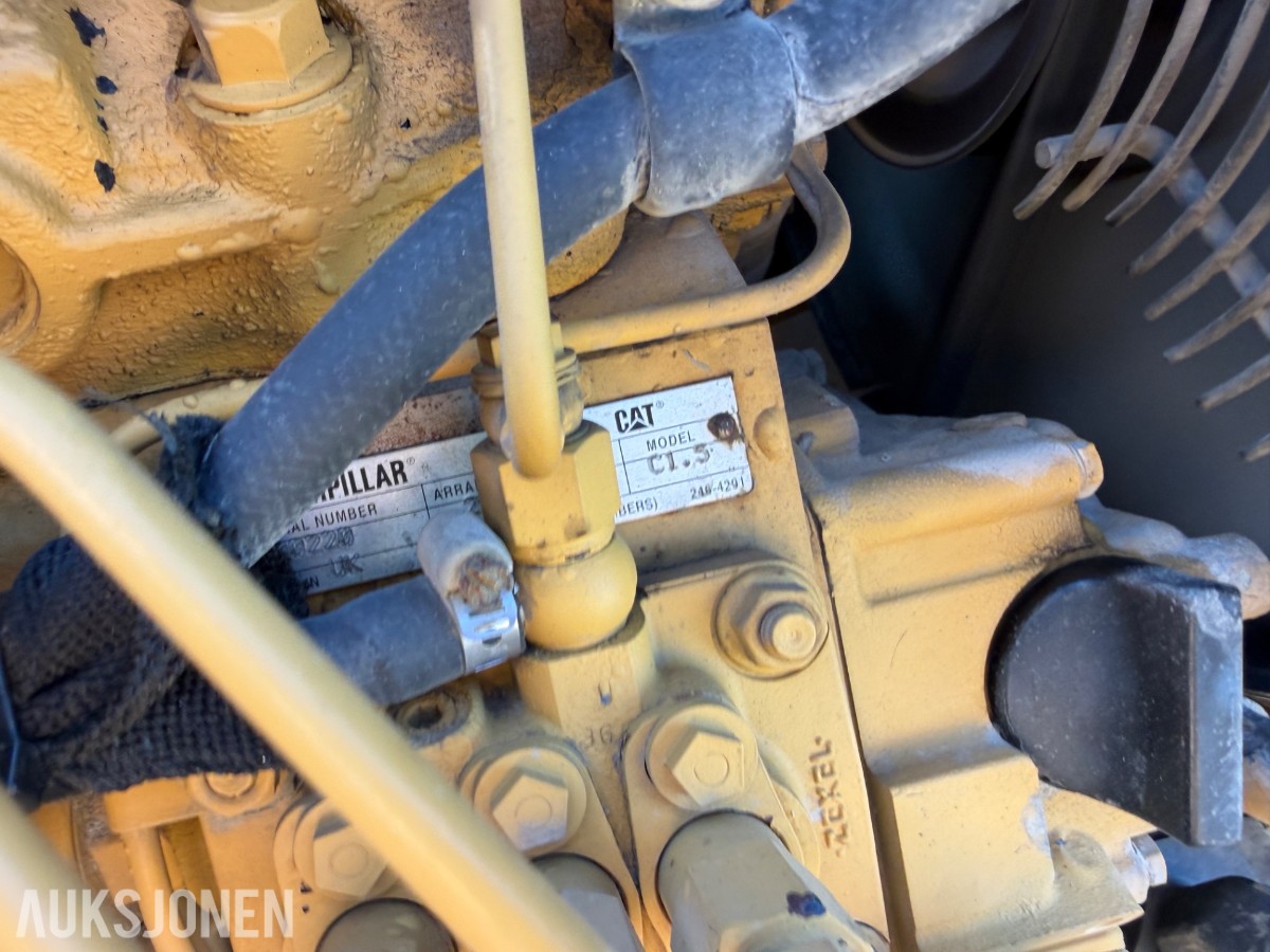 2014 Caterpillar CB24 tandemvals