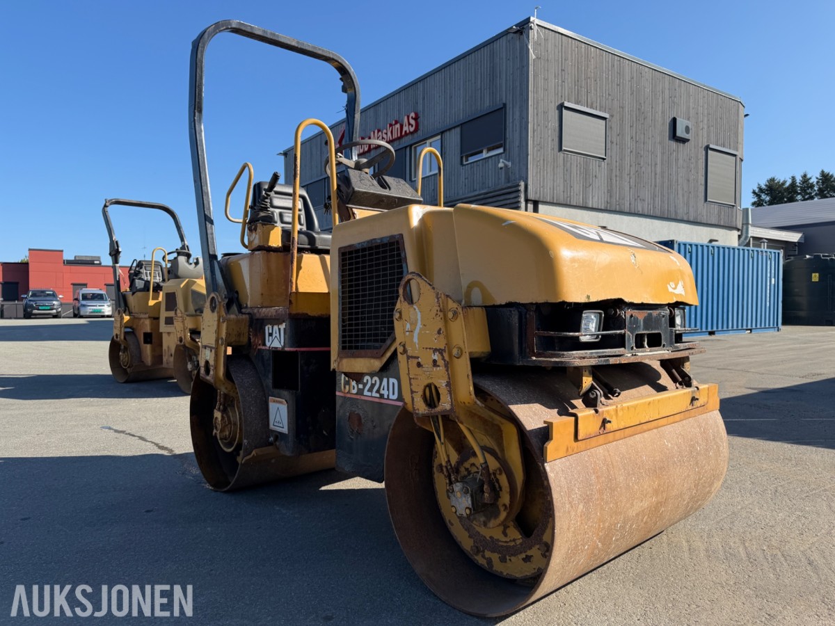 2003 Caterpillar CB-224D tandemvals