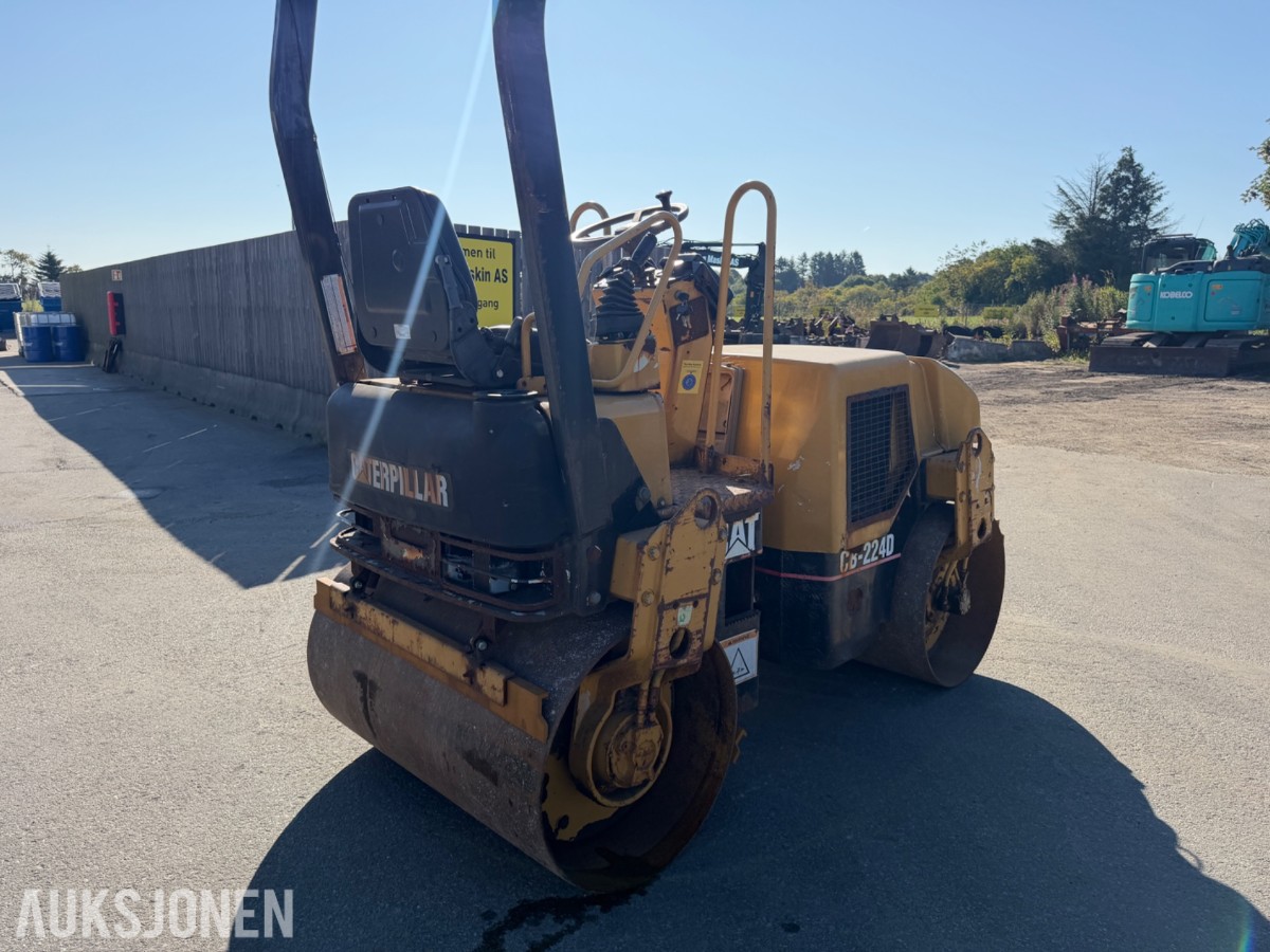 2003 Caterpillar CB-224D tandemvals