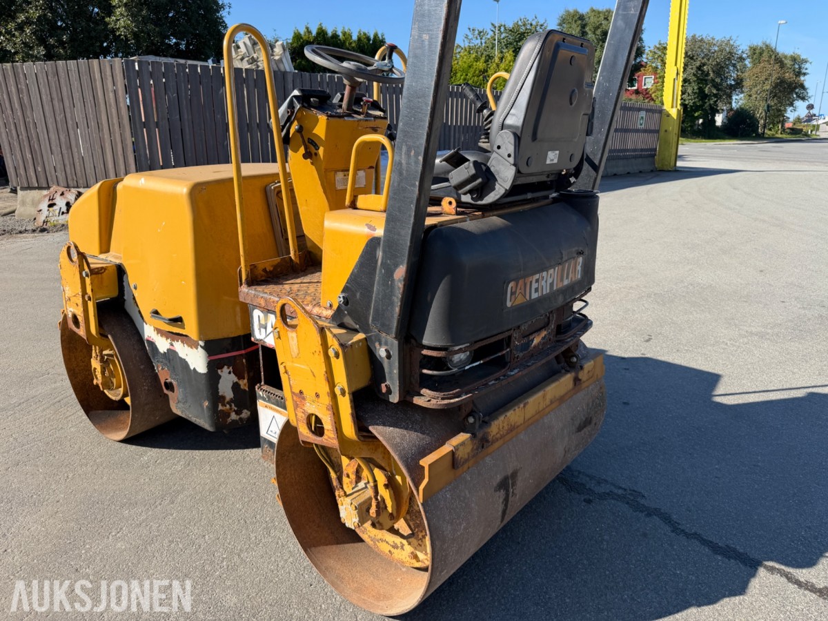 2003 Caterpillar CB-224D tandemvals