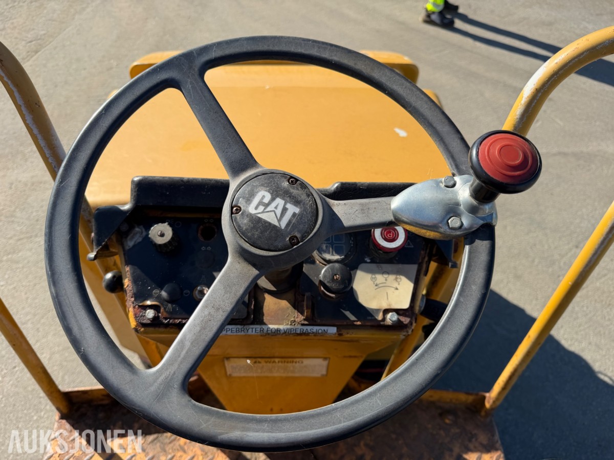 2003 Caterpillar CB-224D tandemvals