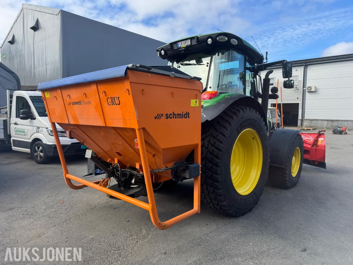 2018 John Deere 5125R Traktor - Tokvam frontplog - Schmidt Traxos CR35 Spreder - Timer: 3500