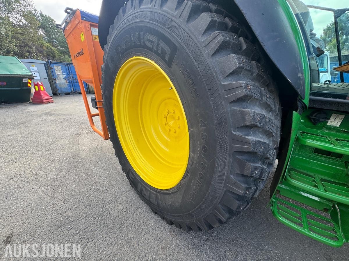 2018 John Deere 5125R Traktor - Tokvam frontplog - Schmidt Traxos CR35 Spreder - Timer: 3500