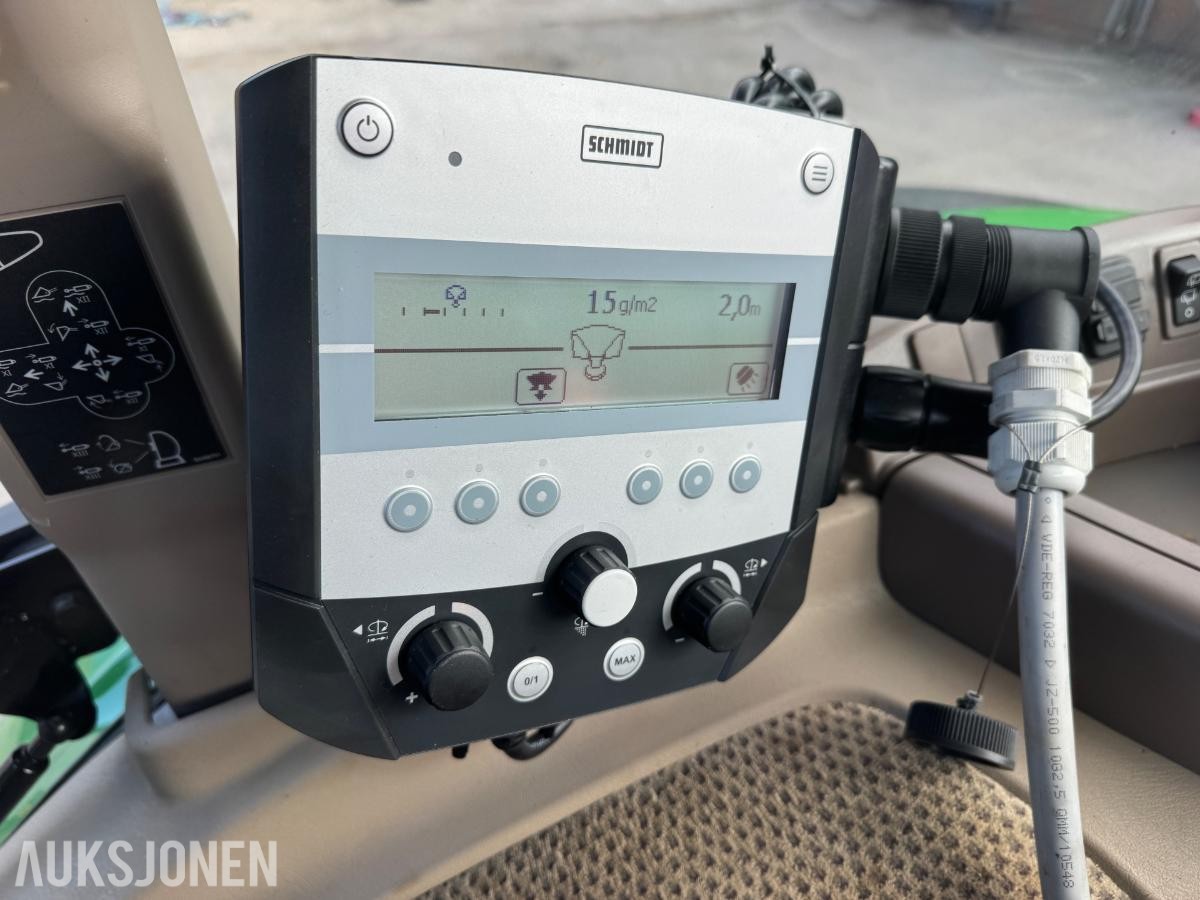 2018 John Deere 5125R Traktor - Tokvam frontplog - Schmidt Traxos CR35 Spreder - Timer: 3500
