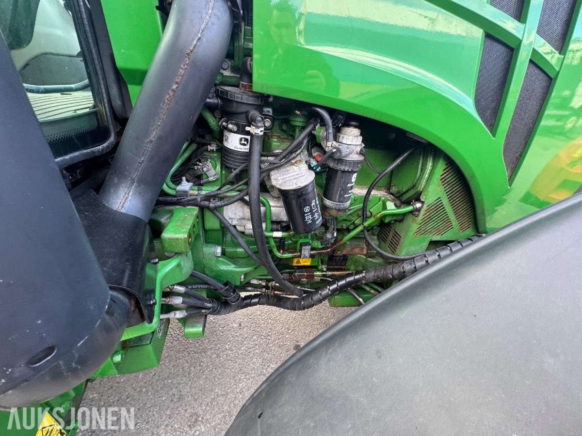 2018 John Deere 5125R Traktor - Tokvam frontplog - Schmidt Traxos CR35 Spreder - Timer: 3500