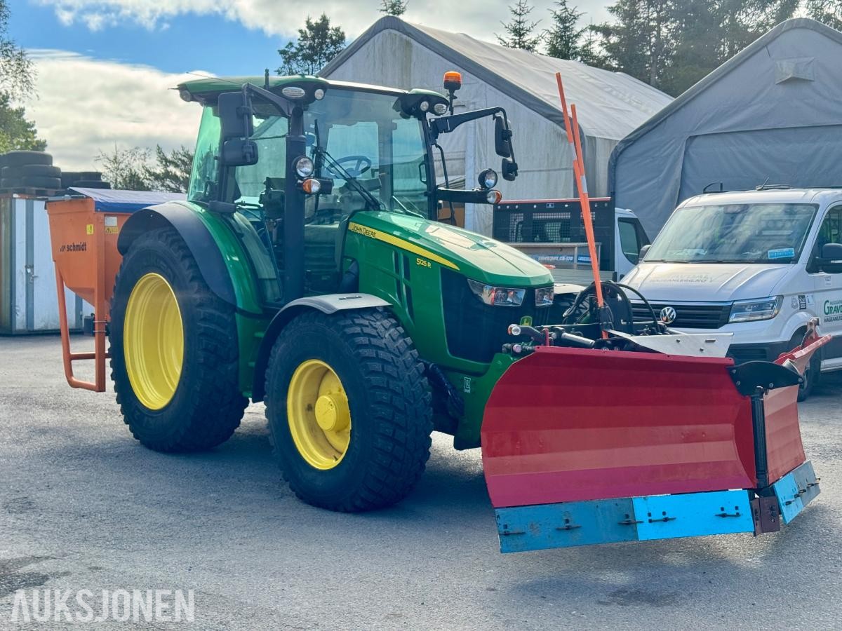 2018 John Deere 5125R Traktor - Tokvam frontplog - Schmidt Traxos CR35 Spreder - Timer: 3500
