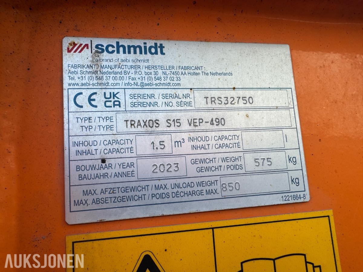 2018 John Deere 5125R Traktor - Tokvam frontplog - Schmidt Traxos CR35 Spreder - Timer: 3500
