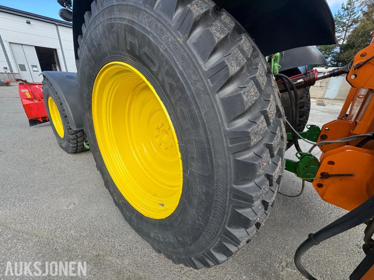 2018 John Deere 5125R Traktor - Tokvam frontplog - Schmidt Traxos CR35 Spreder - Timer: 3500