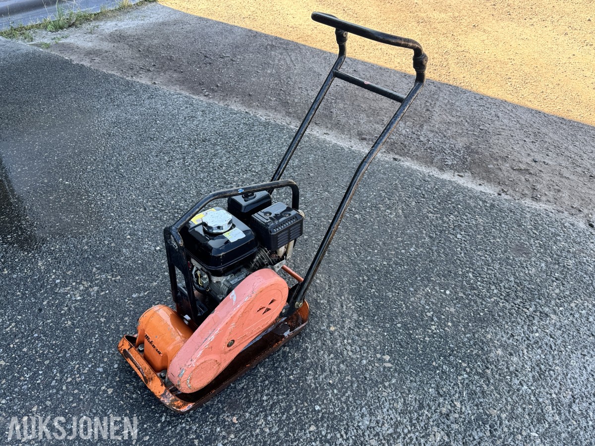 2012 Mikasa 70 kg vibroplate MVCF60HVAS