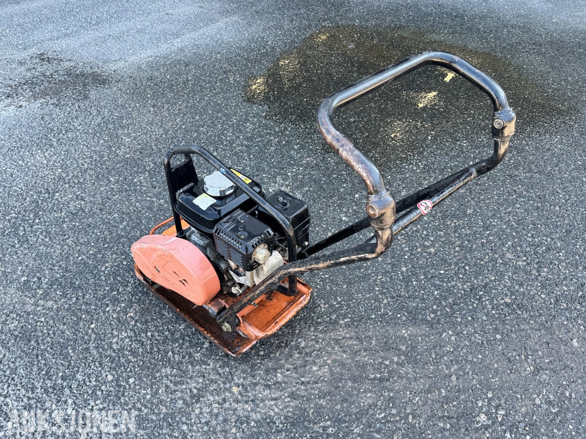 2012 Mikasa 70 kg vibroplate MVCF60HVAS