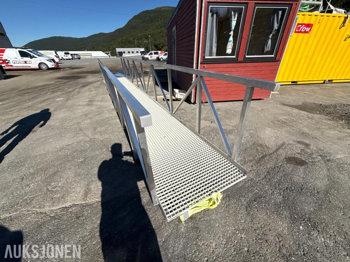 Ny aluminiums landgang 8X1.1M