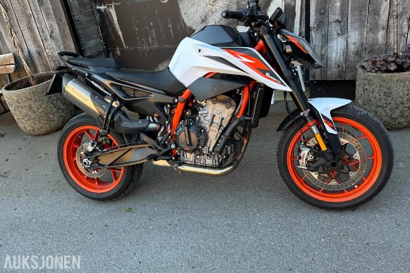 2021 KTM 890 Duke R