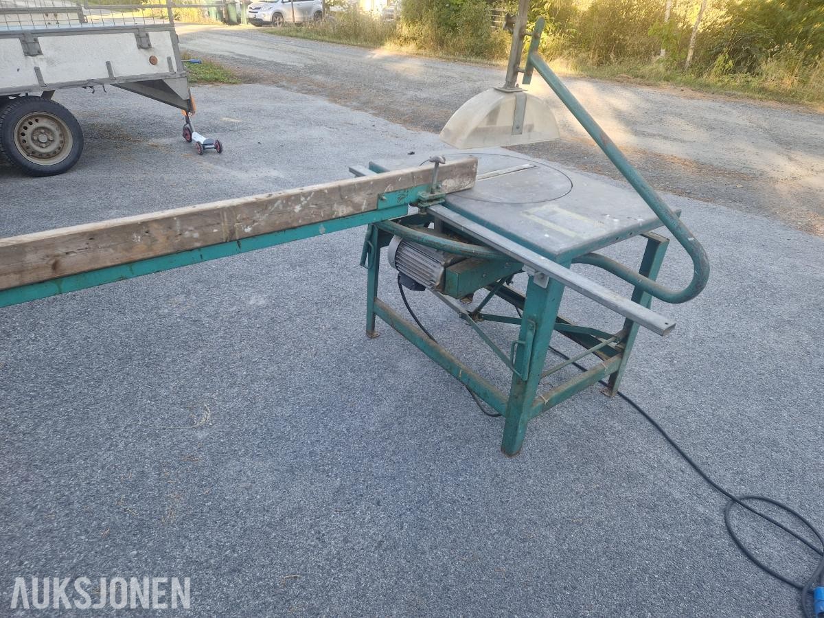 Solid gjerdesag selges uten minstepris 