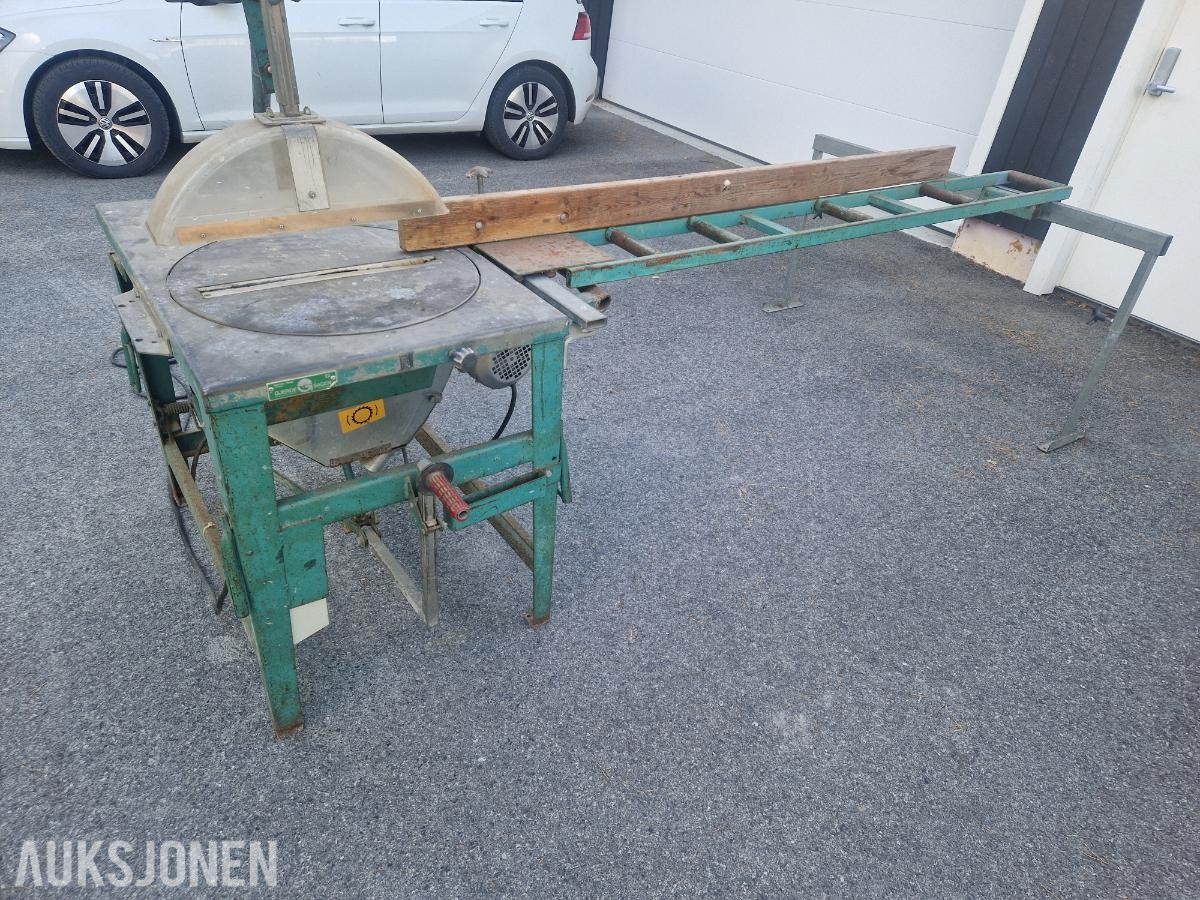 Solid gjerdesag selges uten minstepris 