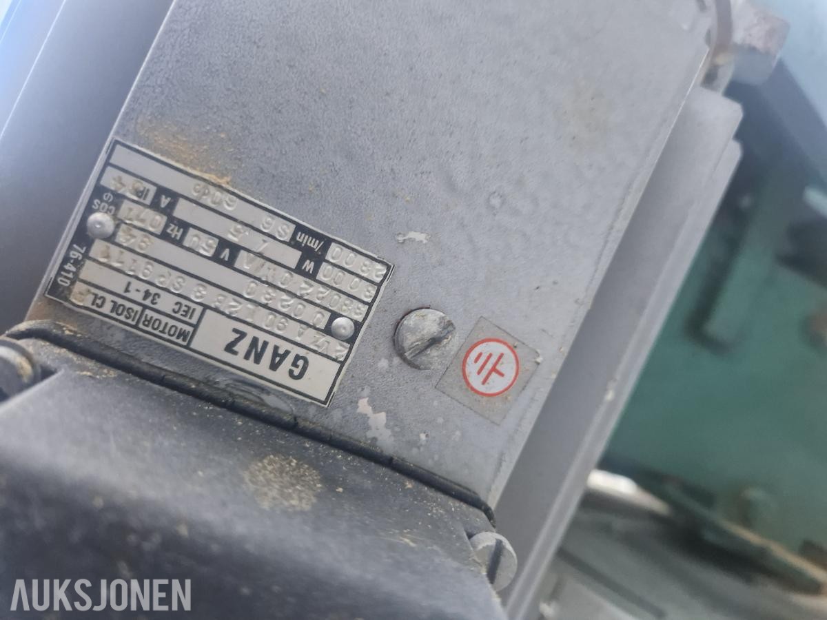 Solid gjerdesag selges uten minstepris 