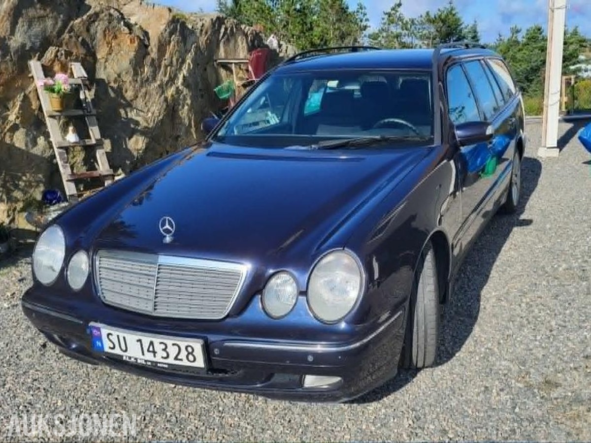 2001 Mercedes-Benz  E220 CDI 2.1 143hk AUTOMAT CRUISEKONTROLL HENGERFESTE S+V DEKK
