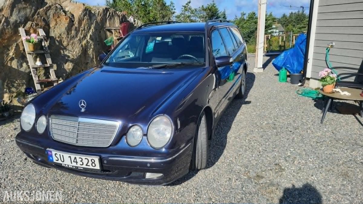 2001 Mercedes-Benz  E220 CDI 2.1 143hk AUTOMAT CRUISEKONTROLL HENGERFESTE S+V DEKK