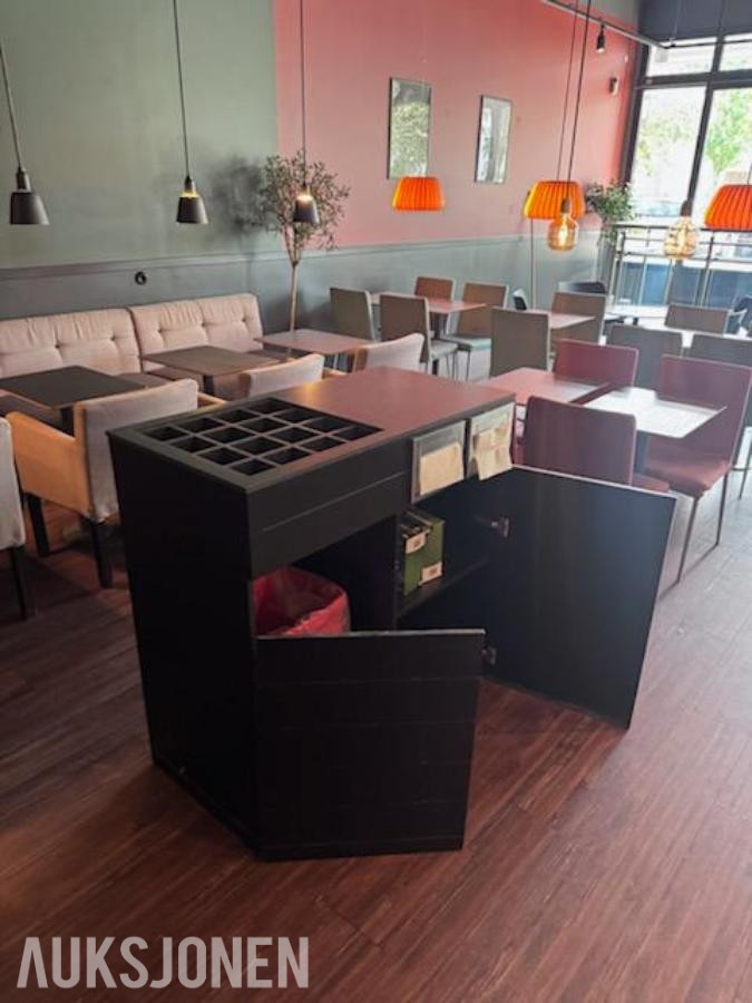 Terrakotta og eik restaurantmøbler med bord og stoler