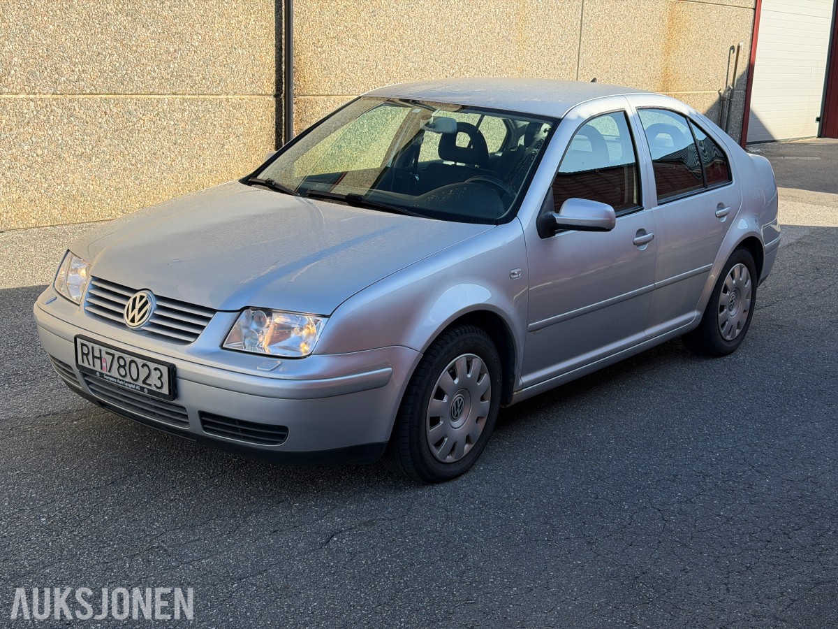 2001 Volkswagen BORA 1.6 105 HK SPORTSSETER VINTERPAKKE 