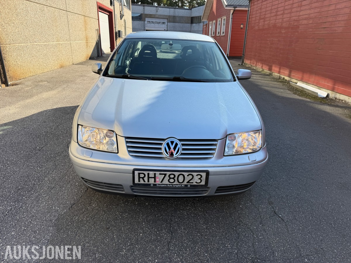 2001 Volkswagen BORA 1.6 105 HK SPORTSSETER VINTERPAKKE 