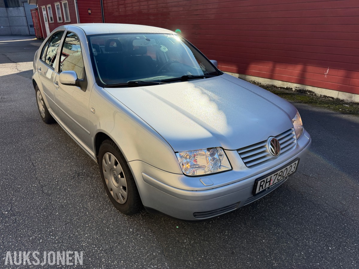 2001 Volkswagen BORA 1.6 105 HK SPORTSSETER VINTERPAKKE 