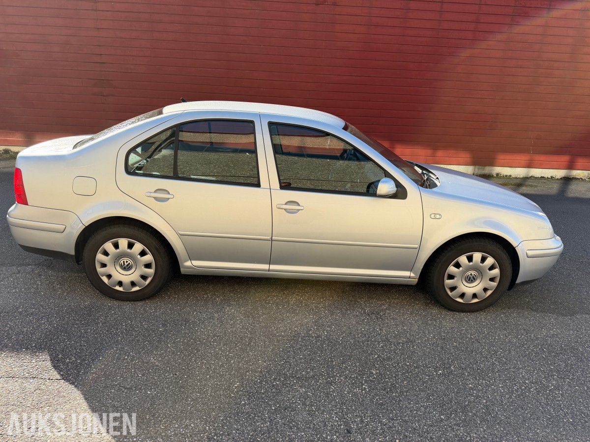2001 Volkswagen BORA 1.6 105 HK SPORTSSETER VINTERPAKKE 