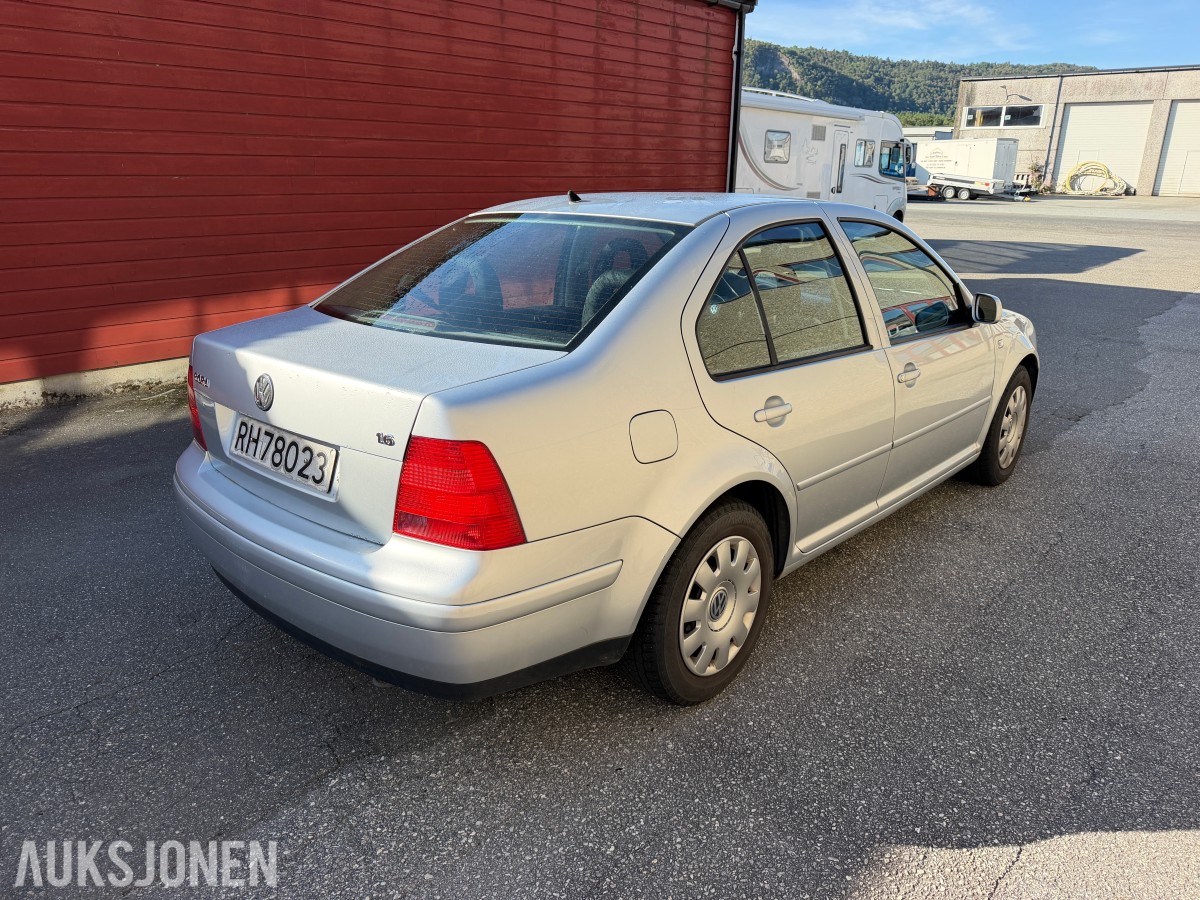 2001 Volkswagen BORA 1.6 105 HK SPORTSSETER VINTERPAKKE 