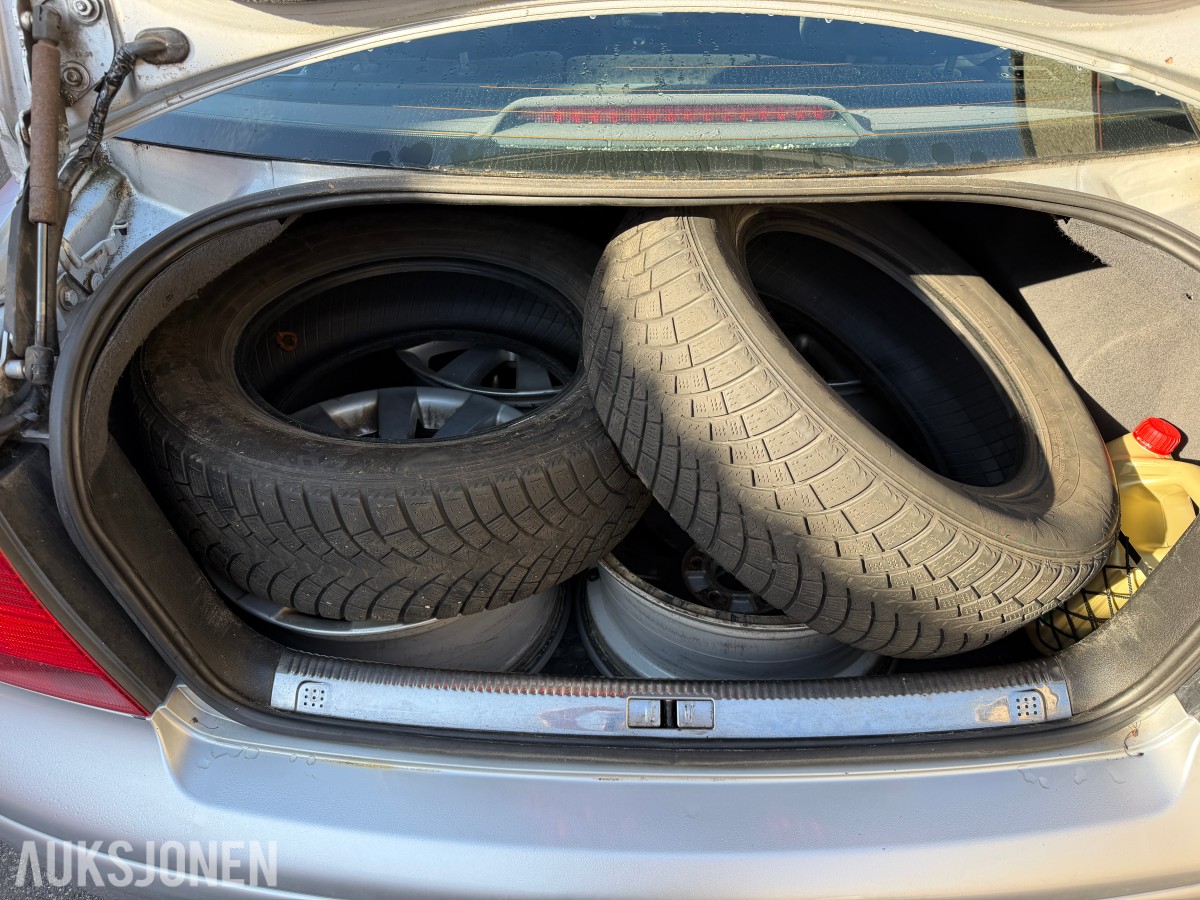 2001 Volkswagen BORA 1.6 105 HK SPORTSSETER VINTERPAKKE 