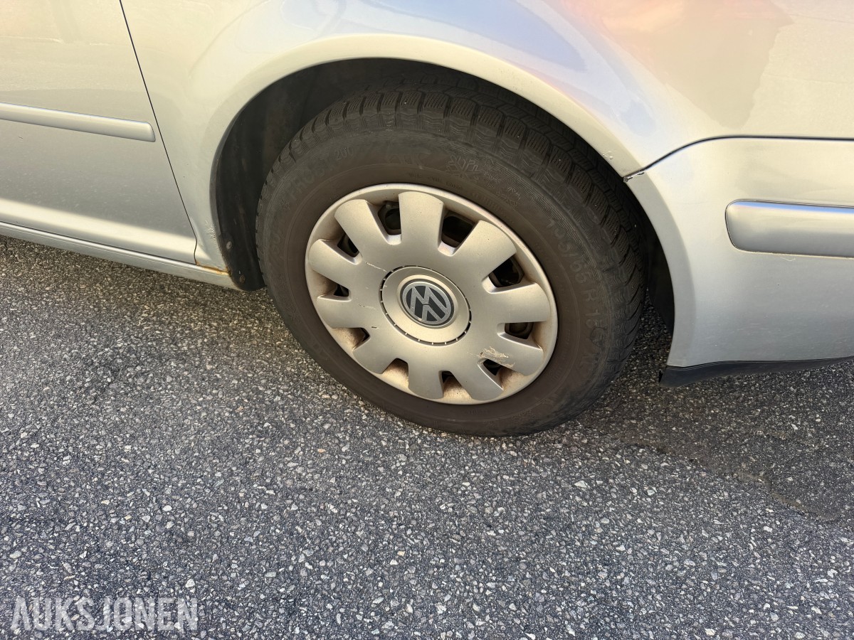 2001 Volkswagen BORA 1.6 105 HK SPORTSSETER VINTERPAKKE 
