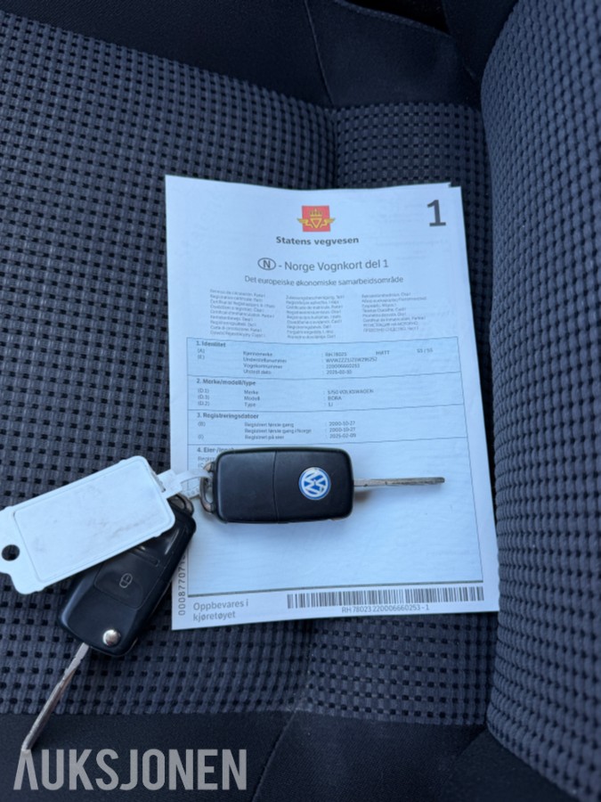 2001 Volkswagen BORA 1.6 105 HK SPORTSSETER VINTERPAKKE 
