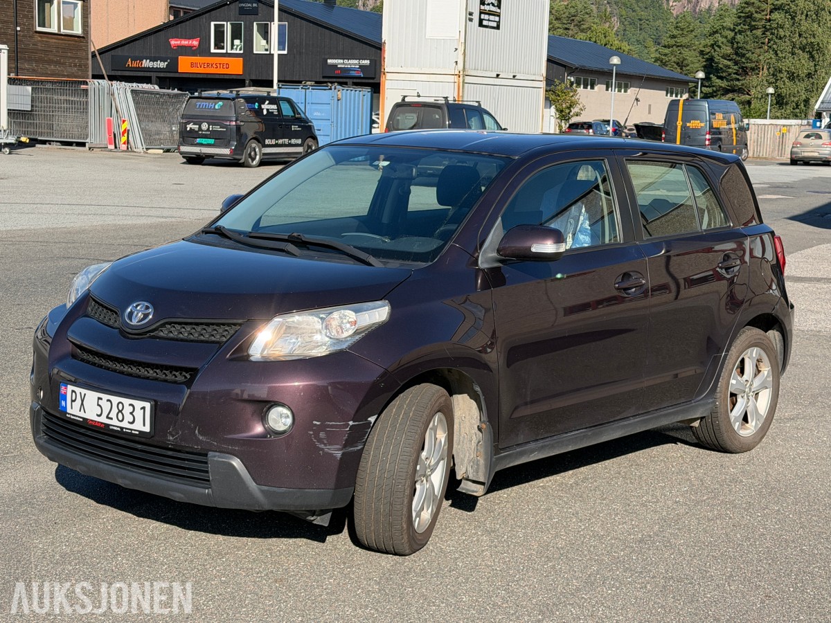 2010 Toyota URBAN CRUISER 1.4 D 90 HK 4WD HENGERFESTE S+V
