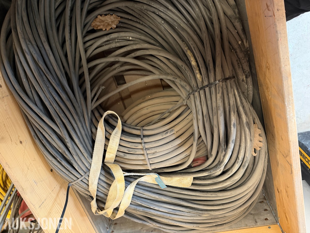 SKJØTEKABLER / INDUSTRIKABLER – 400 V / 32 A – LANGE LENGDER