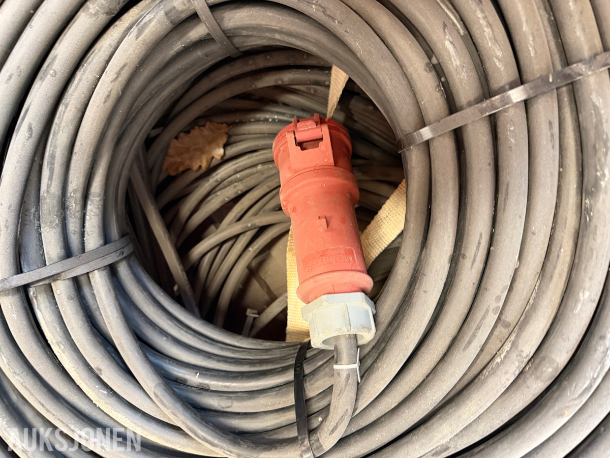 SKJØTEKABLER / INDUSTRIKABLER – 400 V / 32 A – LANGE LENGDER