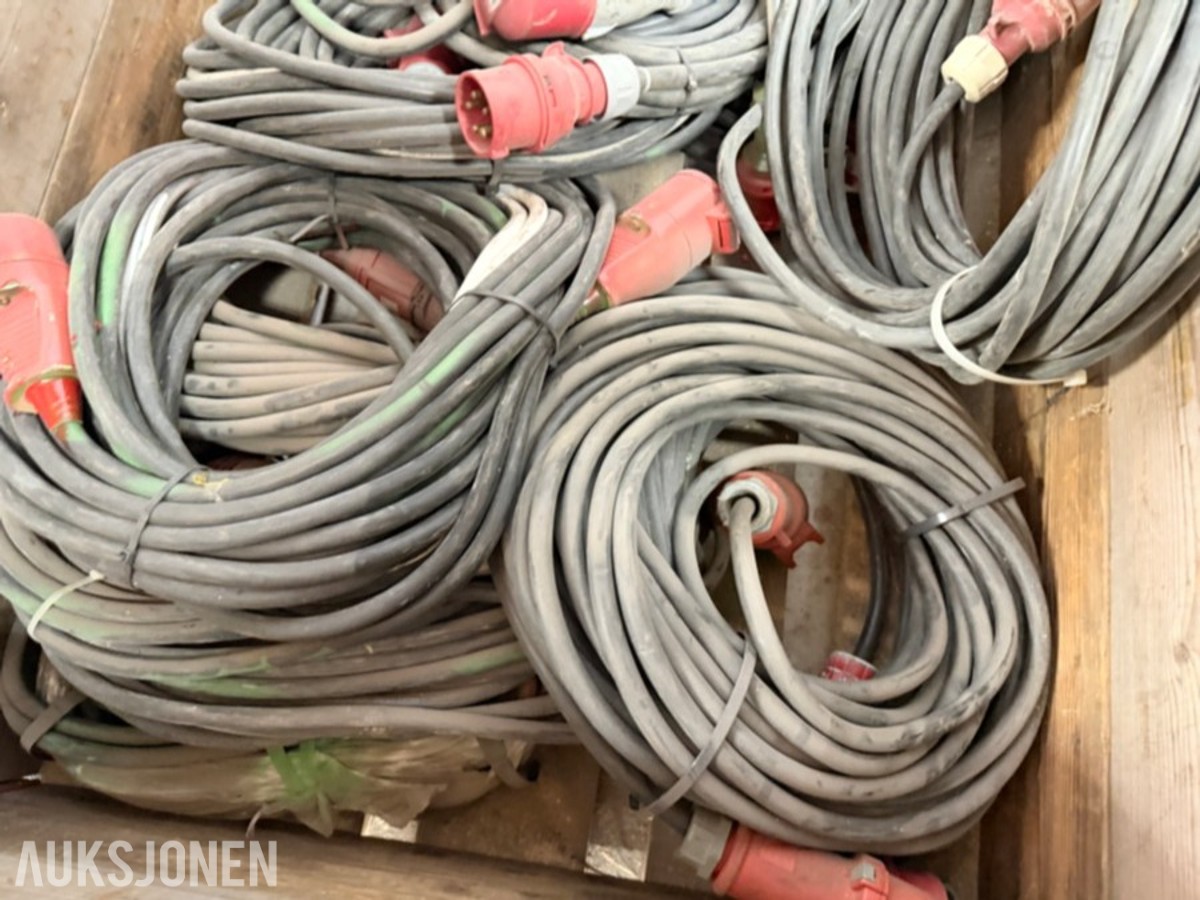 INDUSTRIKABLER / SKJØTEKABLER – 400 V / 32 A OG 400V / 16 A