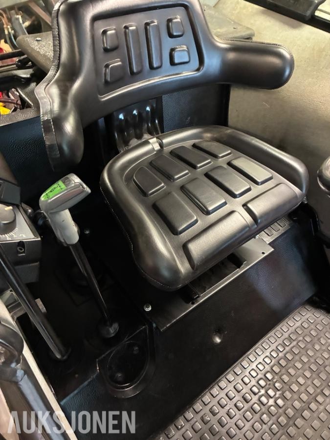 1993 VALMET 665 S 80HK 4WD 6498 timer - mva fri