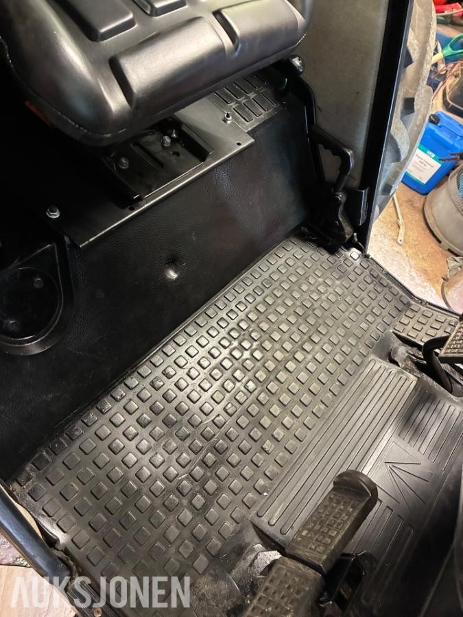 1993 VALMET 665 S 80HK 4WD 6498 timer - mva fri