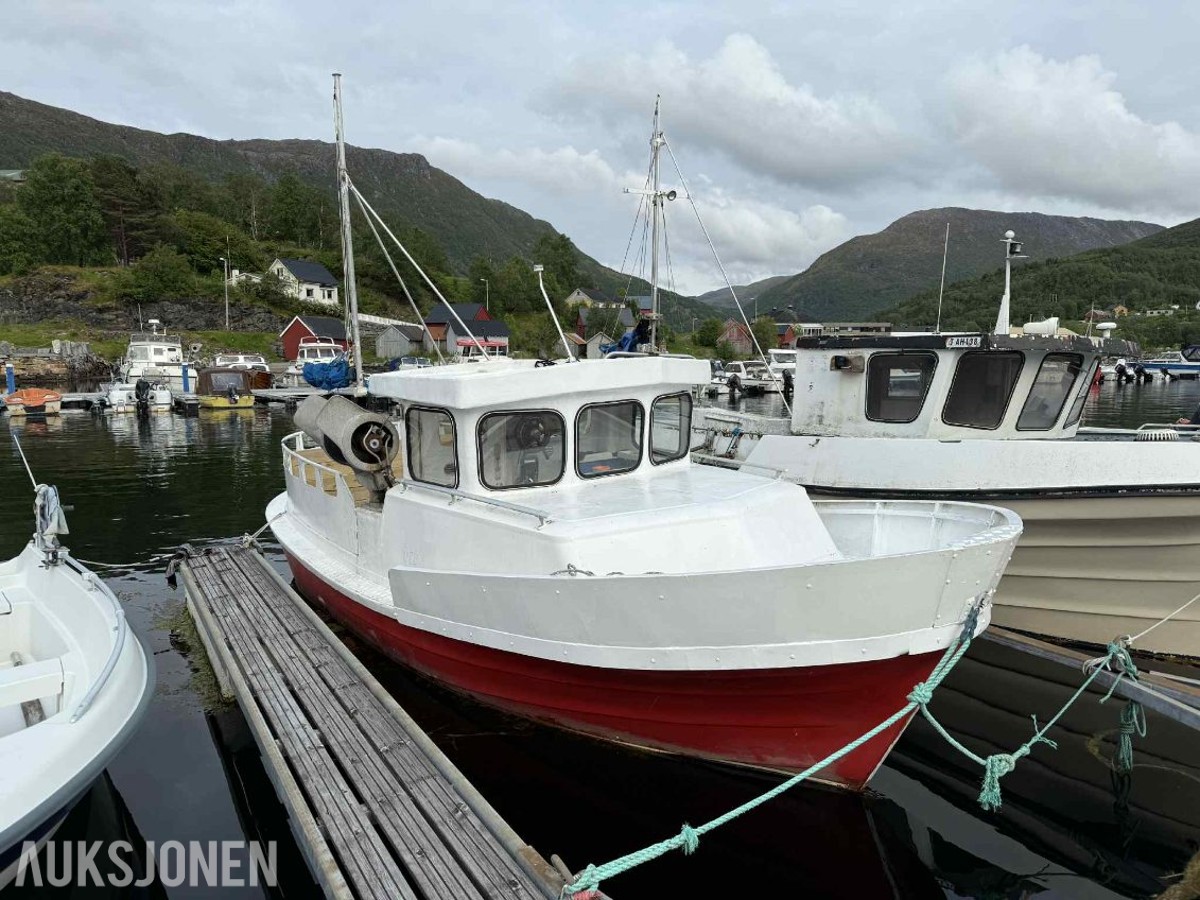 20 fot sjark med Saab motor