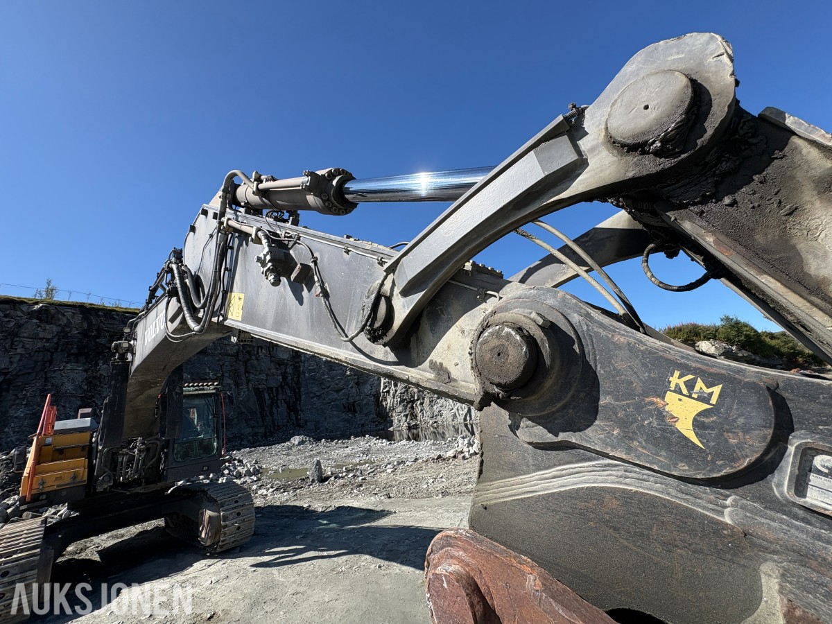 2017 Volvo EC480EL Beltegraver, KM3 HK-feste, 3000 l graveskuffe, sentralsmøring, 11 792 timer - nylig sertifisert